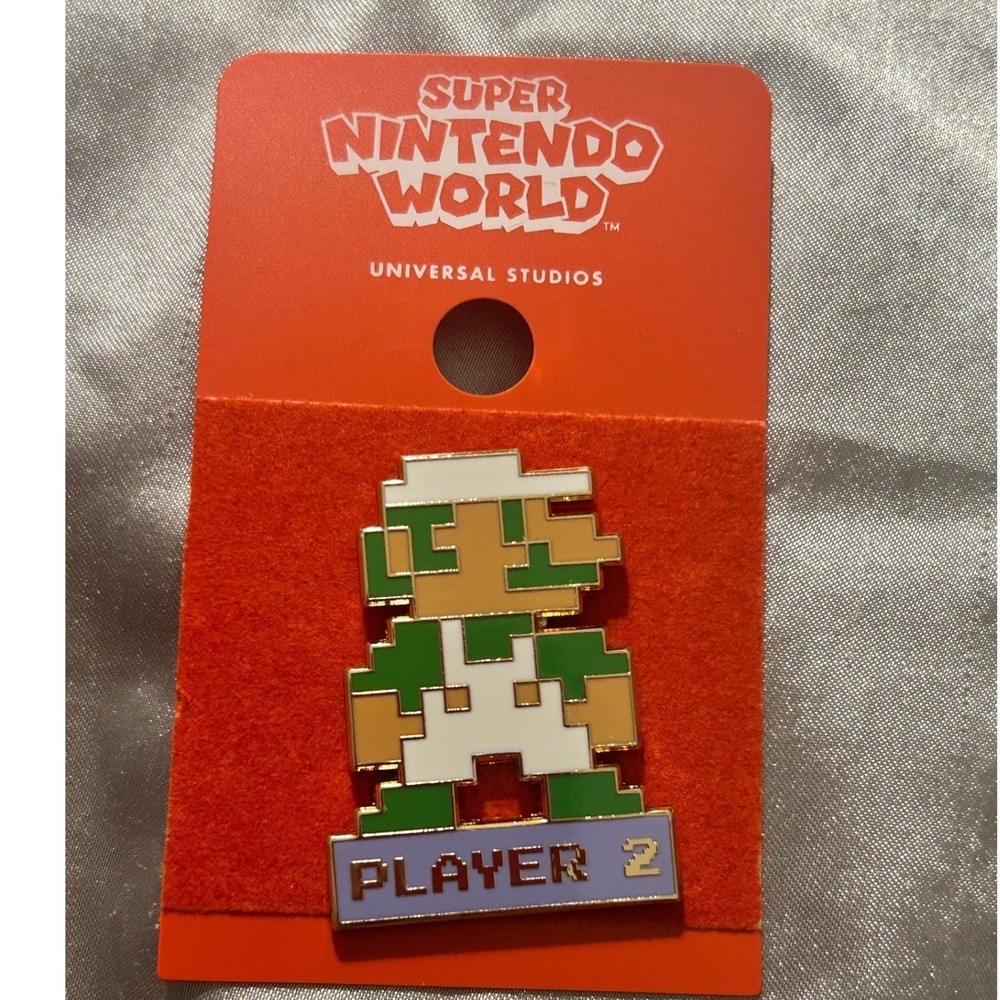 Super Nintendo World Universal Studios Luigi 8-Bit Player 2 Enamel Pin New